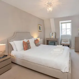 Loft With Parking Apartment York