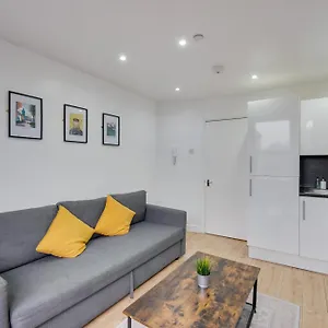 Relax In A Modern By The Centre & Bute Park Apartment Cardiff